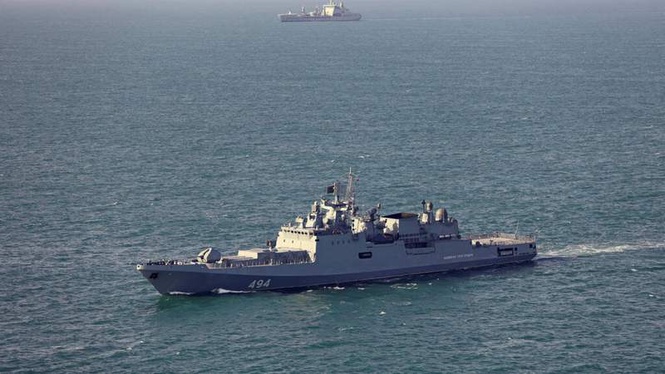 Image from: Russian warship fires warning shots at UK-flagged yacht in the English Channel