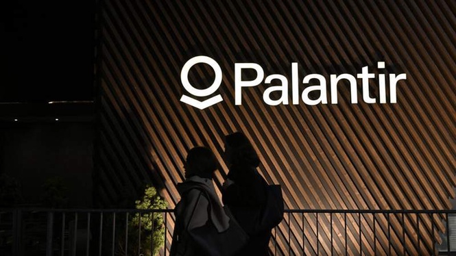 Image from: French spies break with data-analysis giant Palantir, wary of relying on US tech