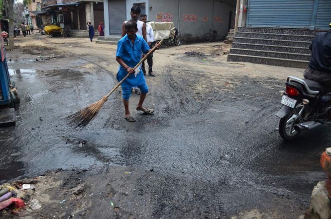 Image from: Last year’s flood trauma haunts Dhoka Mohalla ahead of rains