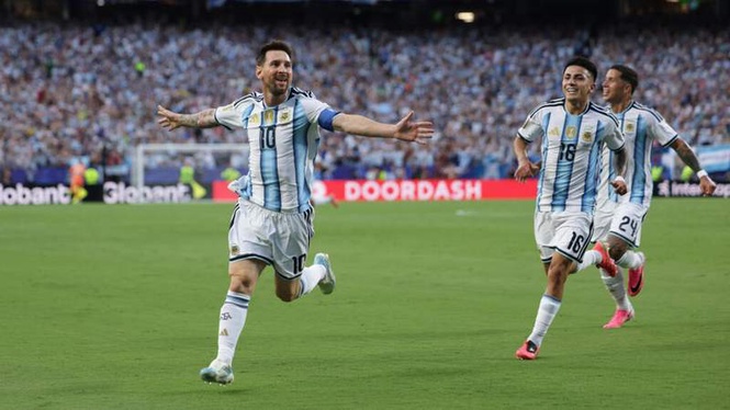 Image from: Argentina’s Messi equals World Cup goalscoring record with hat-trick in defeat of Algeria