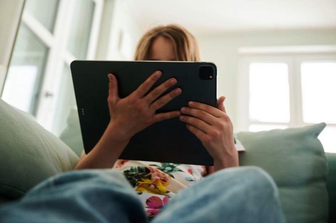 Image from: Survey: EU teens see social media more positively than parents