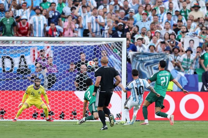 Image from: Alan Shearer was lost for words after Lionel Messi’s World Cup hat-trick against Algeria
