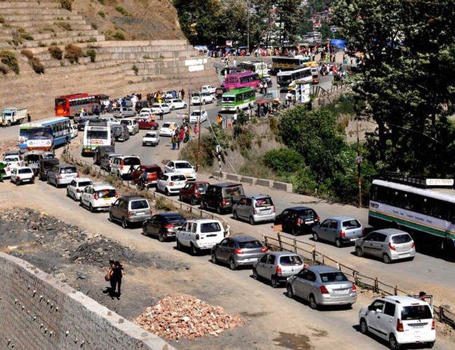 Image from: 15 lakh vehicles enter Shimla in 45 days, 5-point traffic strategy to tackle summer rush