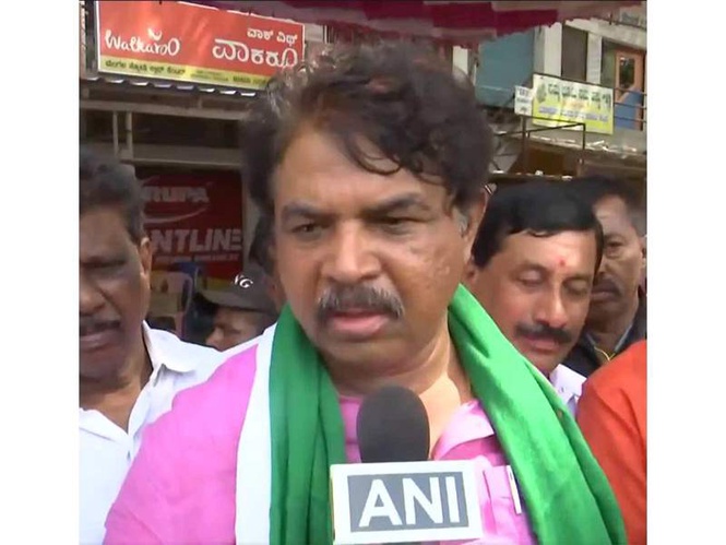 Image from: "Can't make layout in 1.5 years": R Ashoka backs farmers' protest against Bidadi Township Project