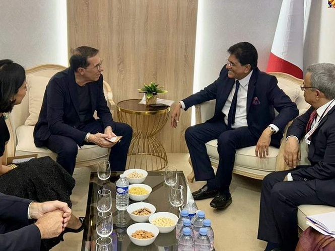 Image from: Piyush Goyal discusses investment, beauty-tech collaboration opportunities with L’Oreal CEO in Paris