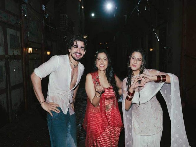 Image from: Asees Kaur comes up with Punjabi romantic track 'Gal Dil Di'