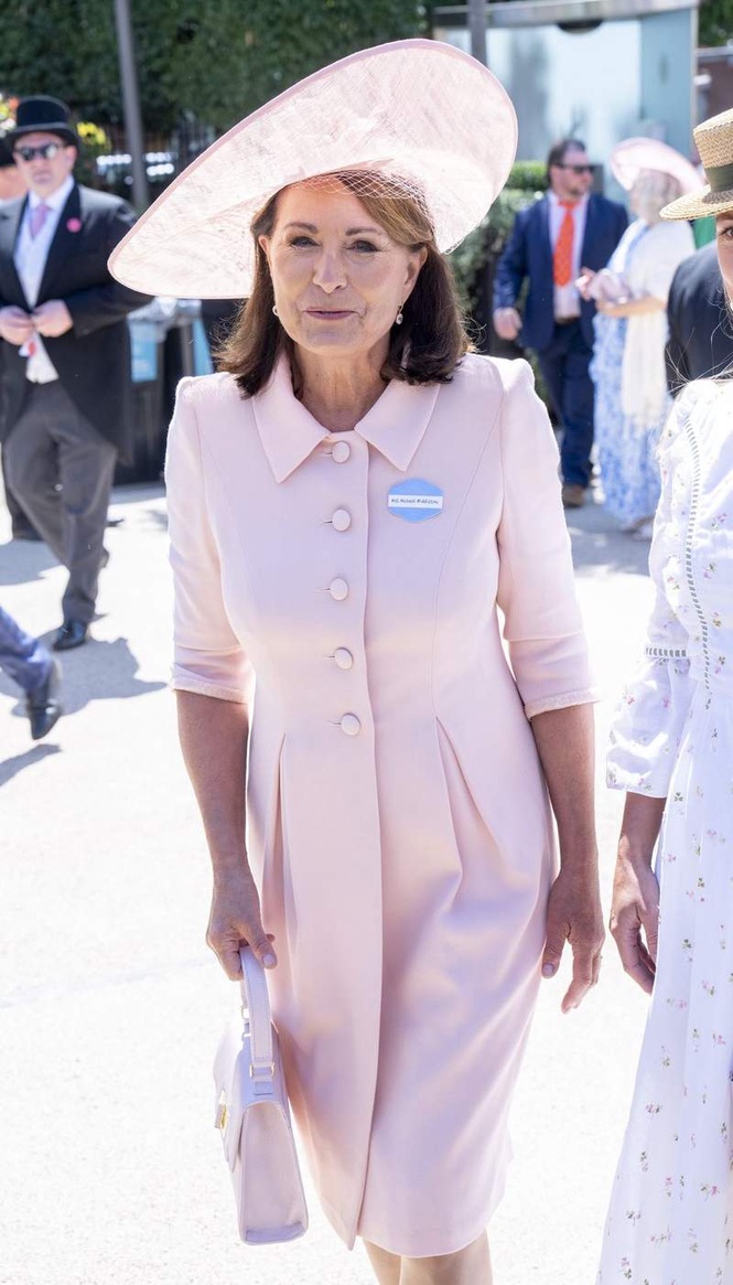 Image from: Carole rewears dress from Pippa's wedding for Royal Ascot