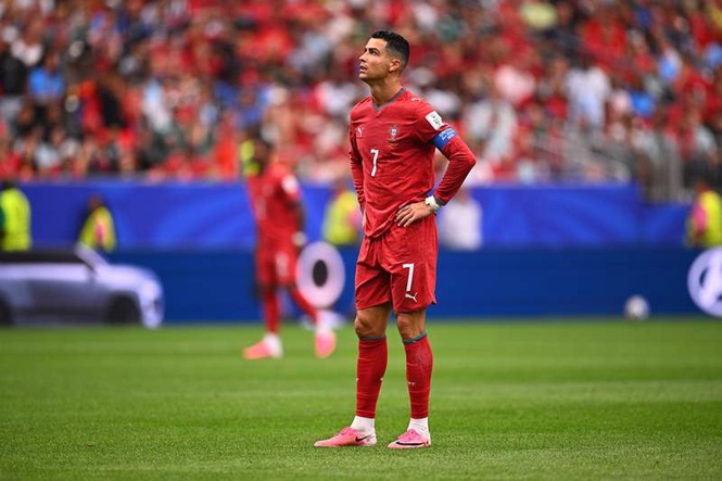 Image from: Ronaldo gets record but no goal and win as Portugal held by DR Congo