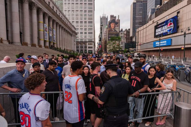 Image from: New York Knicks parade will feature largest NYPD deployment in city history