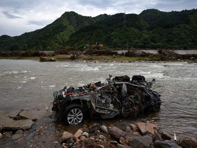 Image from: China: Nearly 40,000 people evacuated amid heavy rains in Guangdong