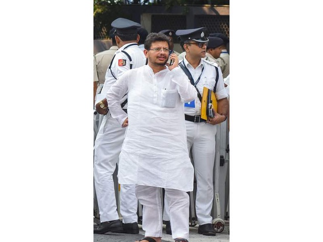 Image from: Calcutta HC refuses to pass interim order in Speaker's decision on Ritabrata Banerjee as LoP