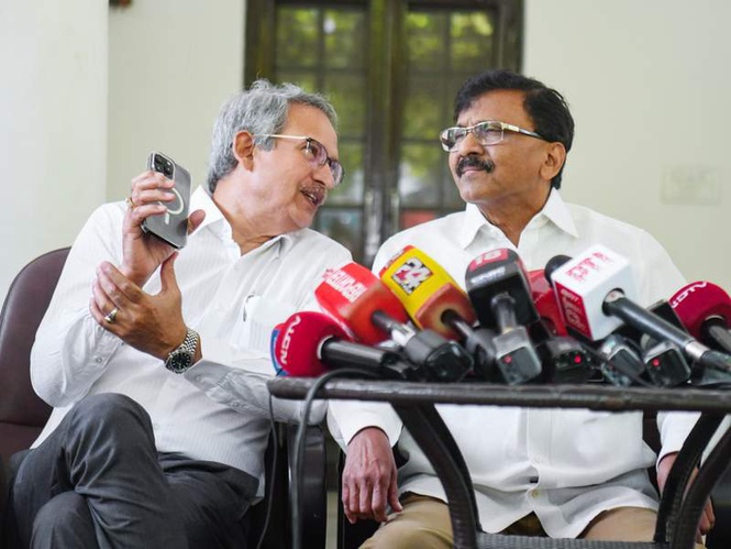 Image from: Shiv Sena (UBT) faces fresh setback as 6 out of 9 MPs skip key party meeting