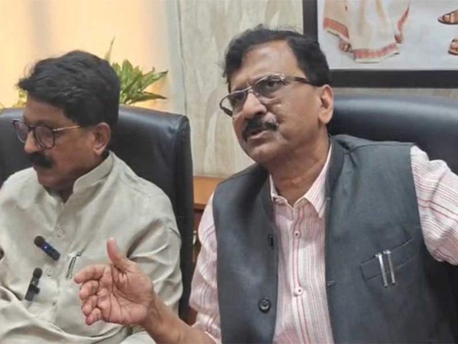 Image from: "Will move to disqualify their membership": Shiv Sena (UBT)'s Sanjay Raut warns 6 rebel MPs after parliamentary meeting