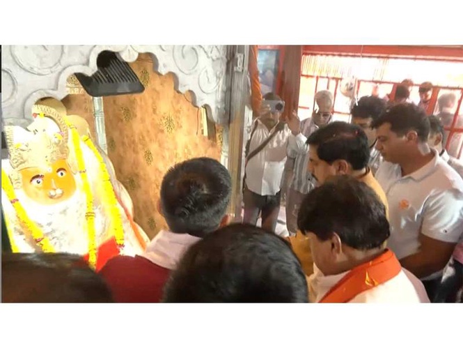 Image from: MP CM Yadav offers prayers at Veergarhi Hanuman Temple in Indore
