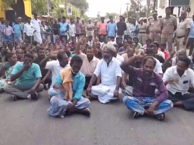 Image from: Tamil Nadu: Woman dies after receiving treatment at government hospital for sinus infection; relatives protest on road