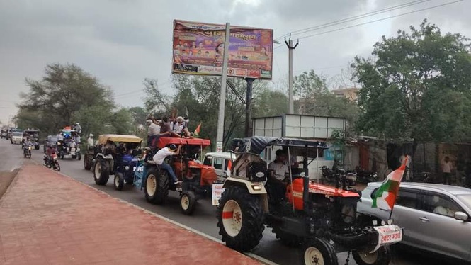 Image from: After month-long dharna, Hansi villagers hold tractor march over Bhakra pipeline water demand