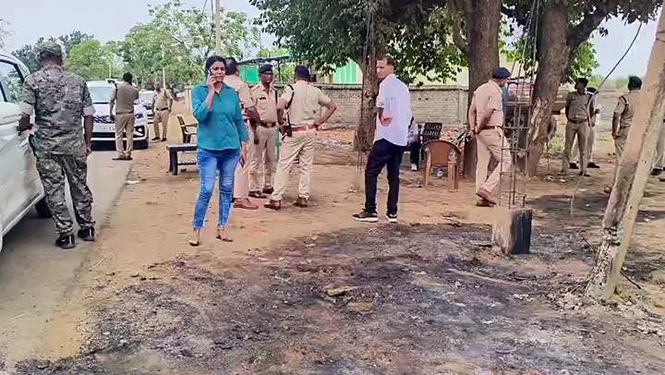 Image from: 3 killed as SUV rammed, torched in Chhattisgarh mining feud