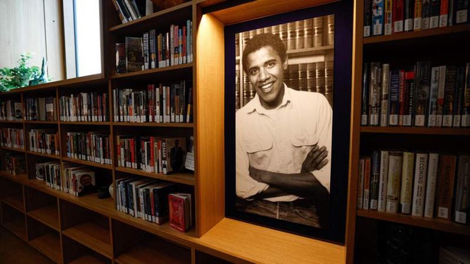 Image from: Obama opens Chicago presidential center, urges Americans to defend democracy