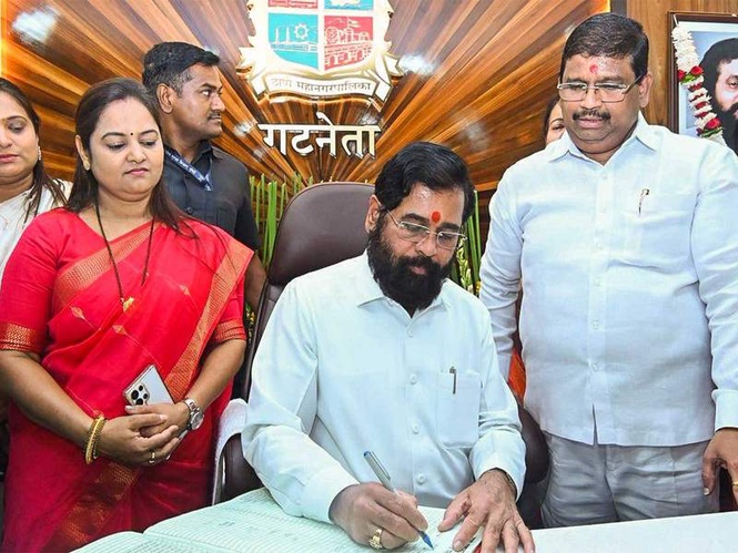 Image from: Shiv Sena denies reports of six UBT MPs joining party at Foundation Day event