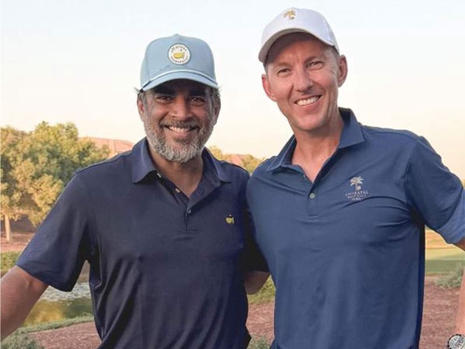 Image from: Brett Lee drops pics with R Madhavan from Dubai golf session