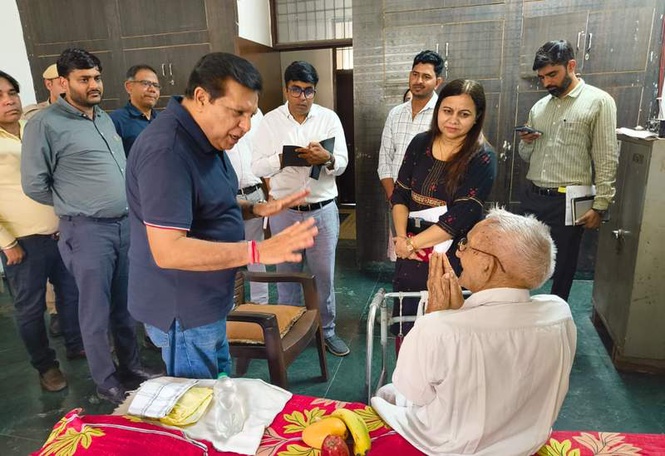 Image from: Haryana Human Rights Commission chief inspects old-age home in Rewari