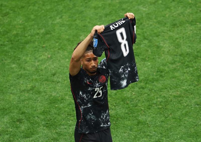 Image from: Nathan Saliba honors injured Ismaël Koné in heartbreaking World Cup moment after wonder strike
