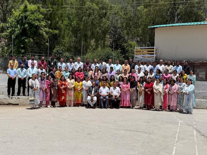 Image from: Three-day capacity building programme for PGTs, computer teachers held