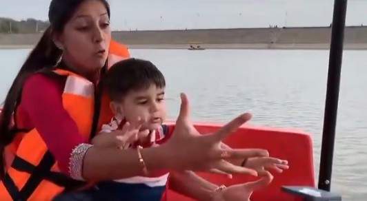 Image from: Gone in seconds! Child drops mom’s iPhone into lake, leaves family stunned