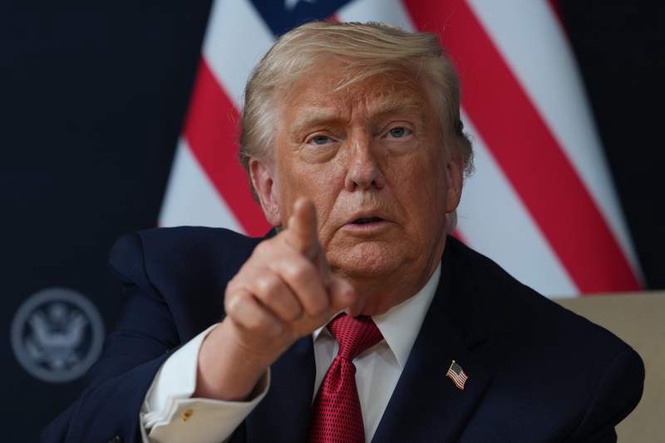 Image from: Trump takes final ride on old Air Force One plane, jet gifted by Qatar to join fleet
