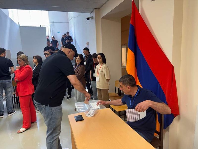 Image from: Armenia sees arrests and calls for election rerun