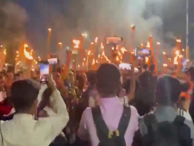 Image from: Hindus in Bangladesh hold torchlight protest against alleged disrespect to Lord Ram