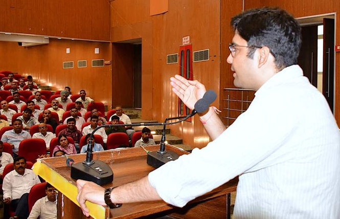 Image from: Karnal DC reviews SIR-2026 progress, warns officials of action over negligence