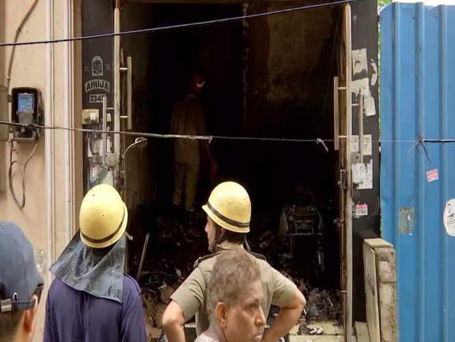 Image from: Fire breaks out at electronics godown in Delhi's Shahdara, no injures reported