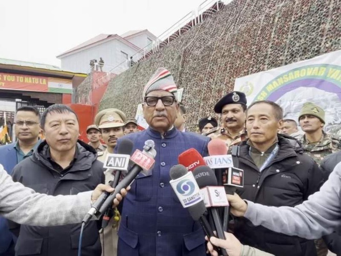 Image from: Kailash Mansarovar Yatra commences as first batch of pilgrims cross into China via Nathu La Pass