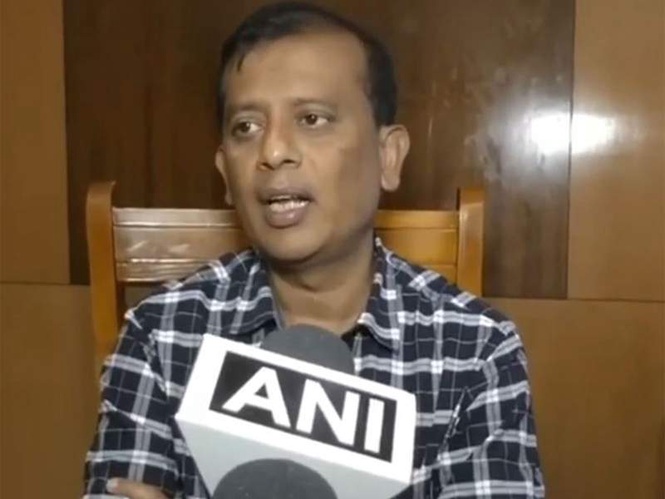 Image from: Karnataka: Davanagere district administration reviews NEET exam arrangements; 7,359 candidates to appear across 13 centres