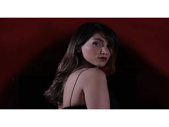 Image from: Iranian singer Parastoo Ahmadi sentenced to 74 lashings for performing without hijab