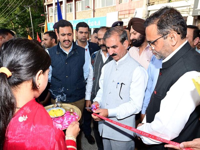 Image from: Himachal Pradesh CM inaugurates Kasumpti parking facility in Shimla; Rs 150 crore sanctioned for circular road widening