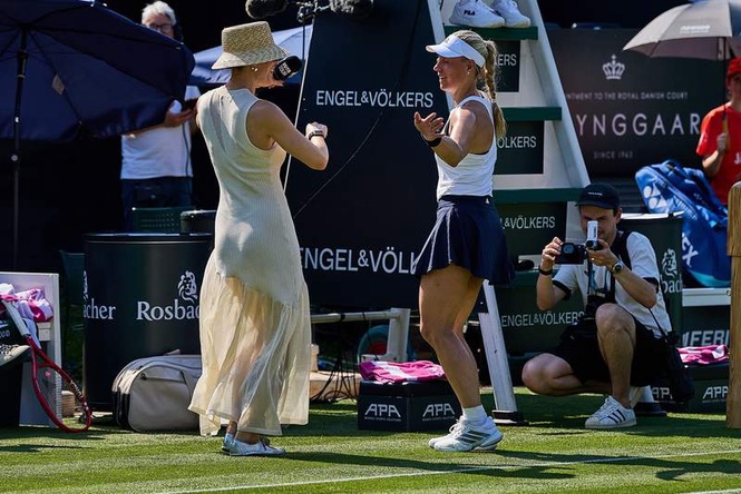 Image from: Kerber dances in the Bad Homburg heat at tennis farewell