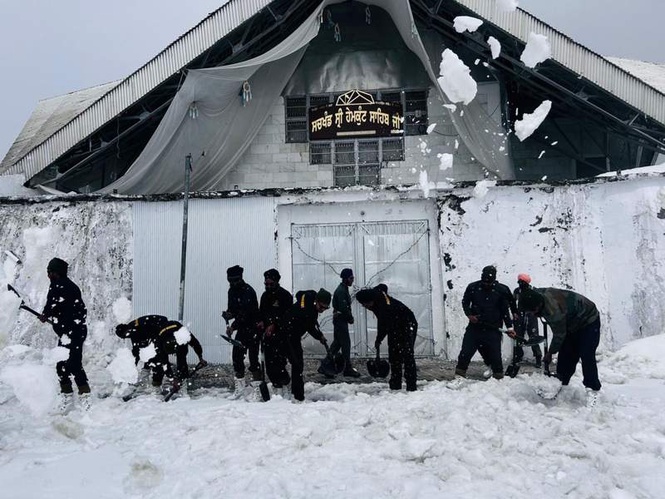 Image from: Uttarakhand govt rejects "communal angle" in Hemkund Sahib Yatra incident