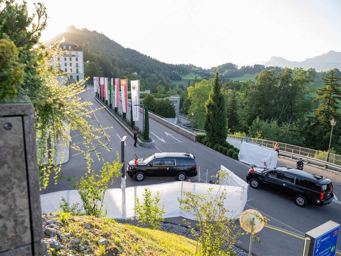Image from: Swiss Government welcomes arrival of US delegation, says delegation led by Vice President Vance headed to Burgenstock