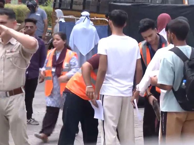 Image from: "Full focus on exam, hard work should not be wasted": J-K aspirants praise security arrangements ahead of re-NEET