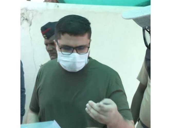 Image from: NEET-UG re-exam candidate originally given Abu Dhabi centre reaches realloted Nagpur centre after NTA resolves issue