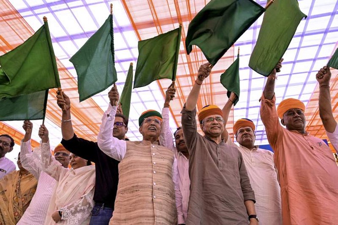 Image from: Railway Minister Vaishnaw flags off Bikaner-Ahmedabad special train