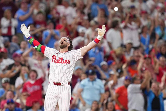 Image from: Bryce Harper sets 10-year record with five-inning cycle in Phillies win over Mets
