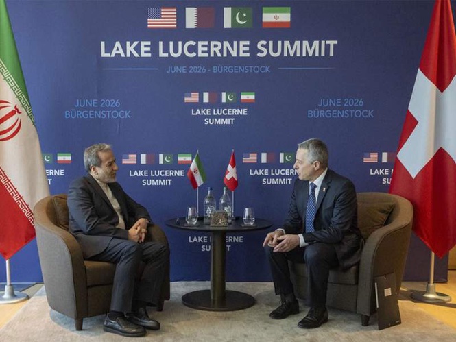 Image from: Swiss, Iranian foreign ministers meet before talks with US