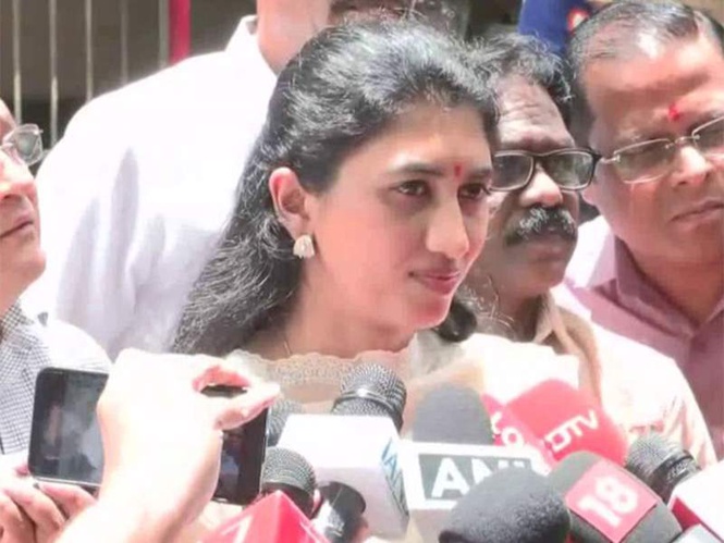 Image from: "I am with Shiv Sena (UBT)": Rajool Patil meets Uddhav Thackeray amid rebellion buzz