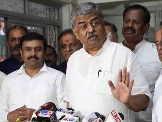 Image from: BK Hariprasad takes charge as KPCC chief, calls Constitution party's 'holy book'; attacks RSS and BJP