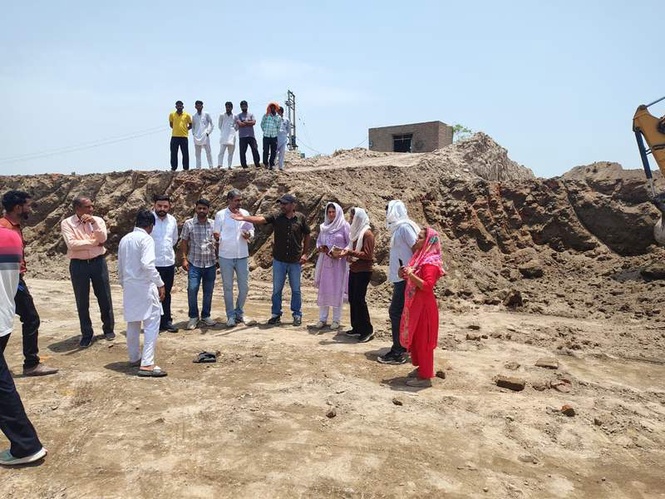 Image from: CM flying squad raids illegal soil mining near archaeological site in Hisar village