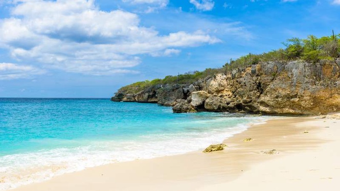 Image from: In the Caribbean, these are the 5 best hidden beaches (they’re well worth the hike to get there!)