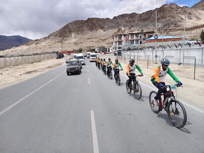 Image from: Chandigarh students cover 425 km on bicycle